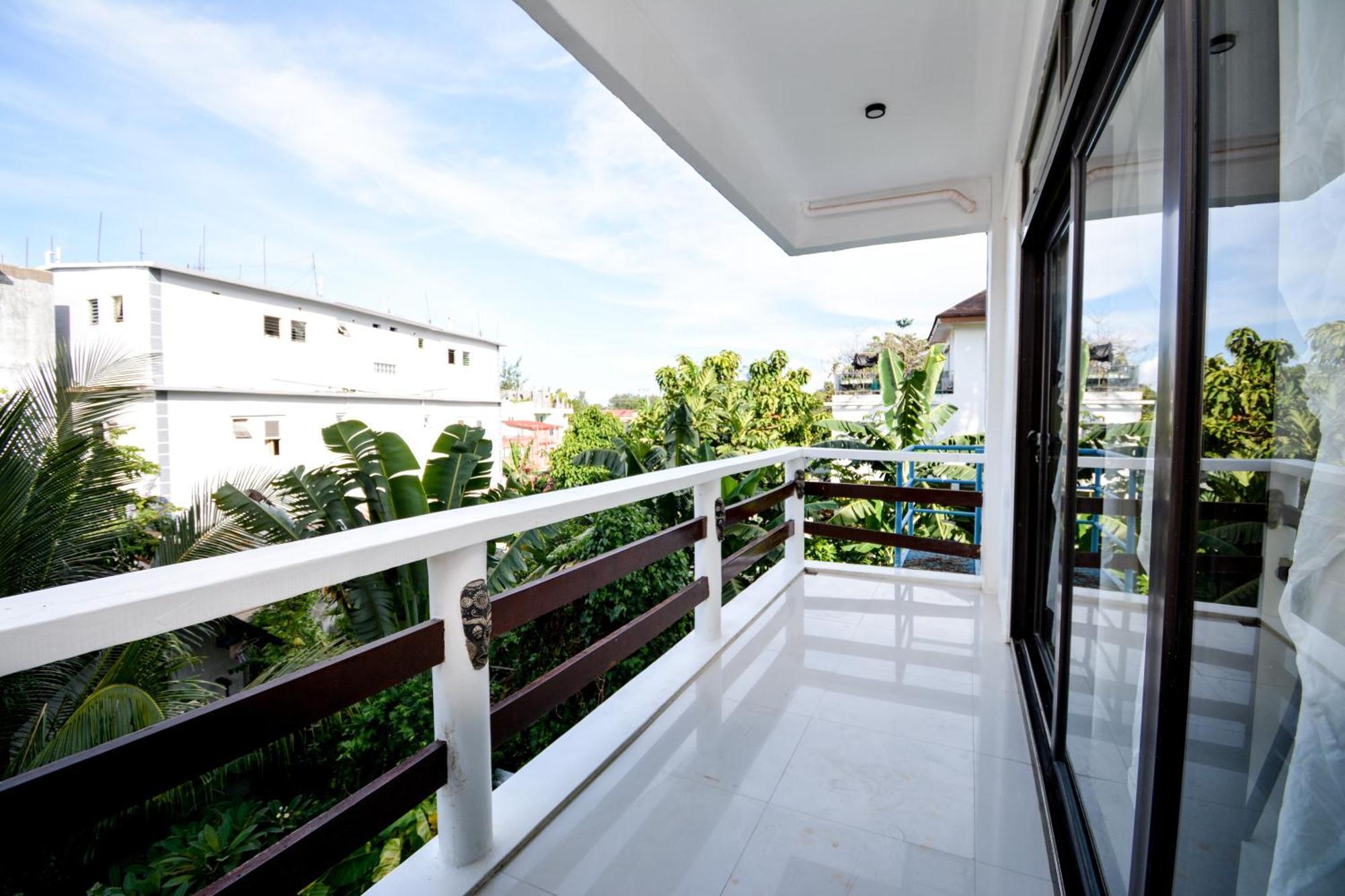 Babosam Apartments Boracay Island Exterior photo